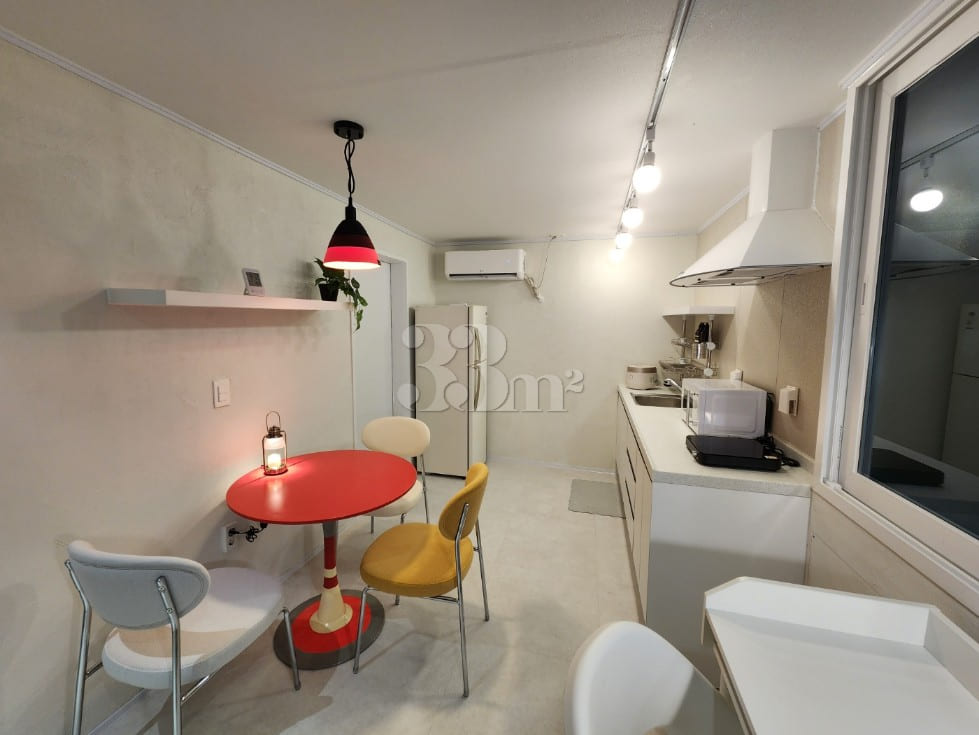 Heart of Hongdae, accommodates 3 people 2th image