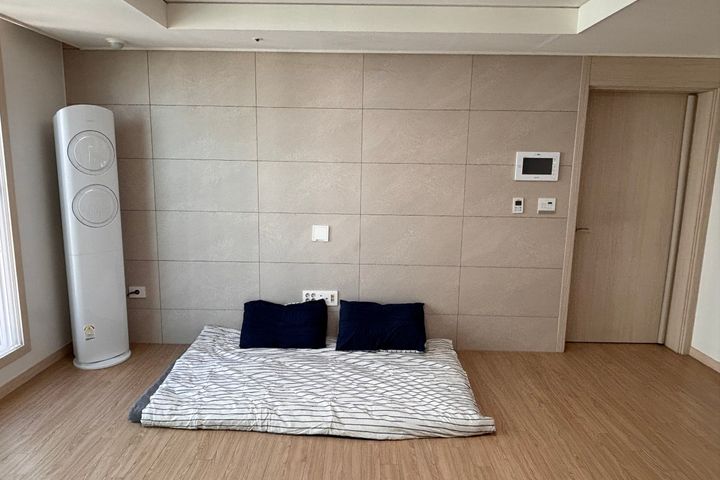 Seohae Grand Bleu Apartment (Fully Furnished/ 2th image
