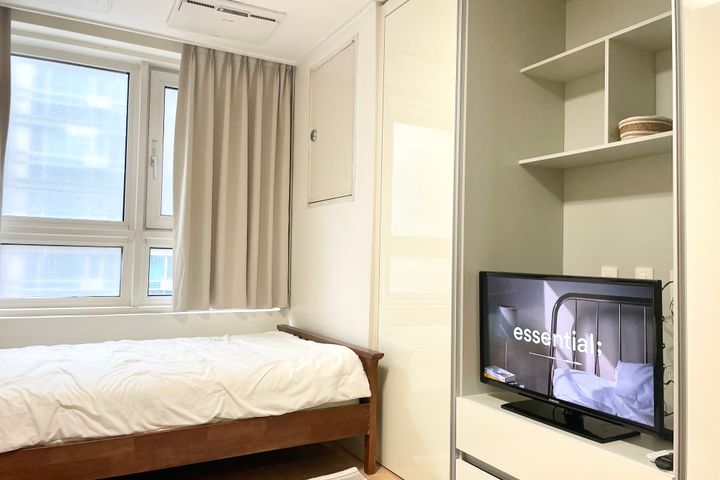 🏘️ Gangnam Station, Yeoksam, fully furnished 4th image