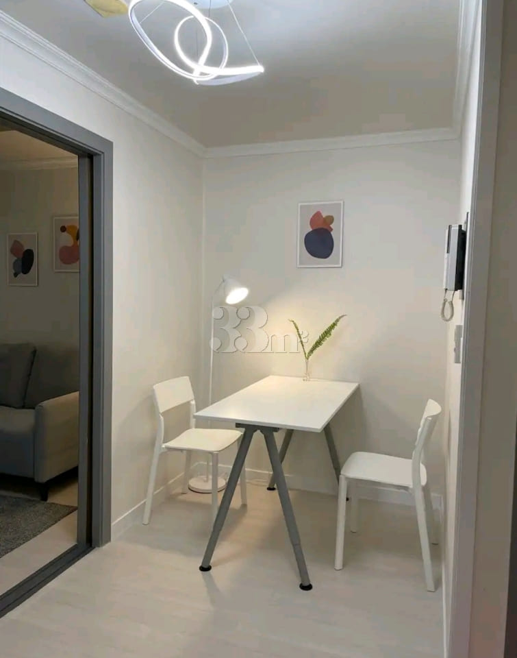 Luxury Two-Bedroom Apartment, 3 Minutes from  2th image