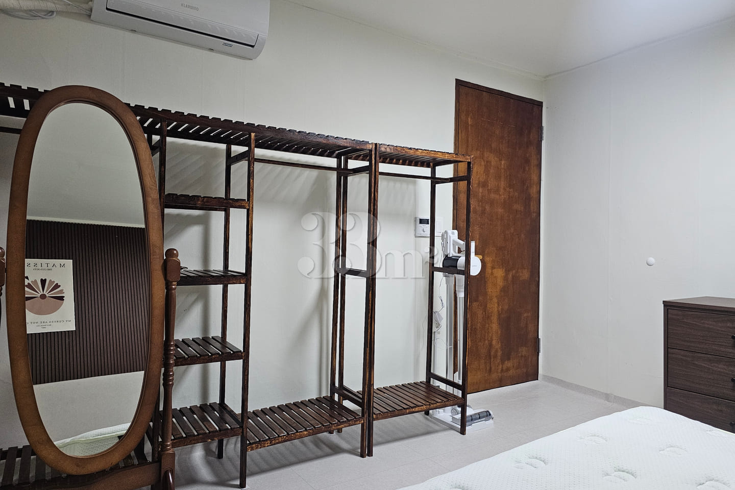Guwol-gil Hospital Walnut Two-Room 4th image