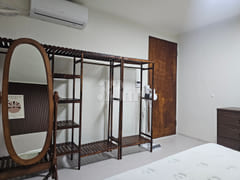 Guwol-gil Hospital Walnut Two-Room 4th image