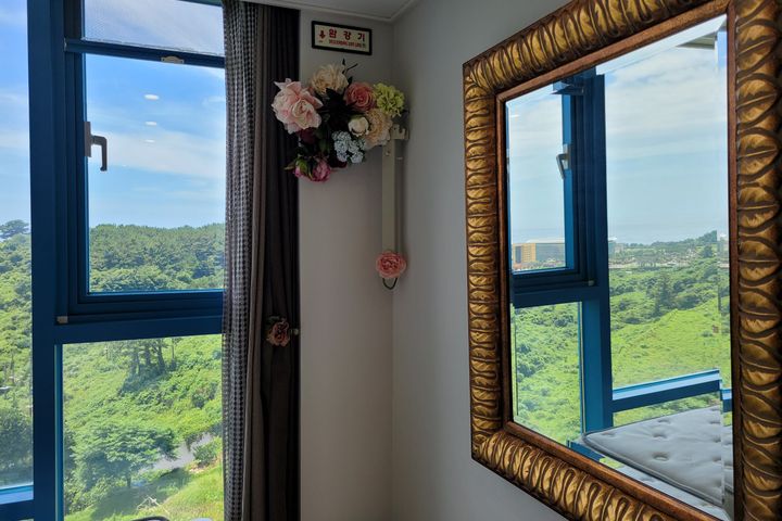 Sunny room in Seogwipo 2th image