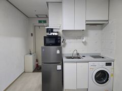 Room 502 2th image