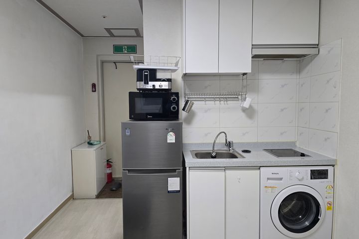 Room 502 2th image
