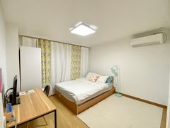 Quiet two-room apartment 0th image