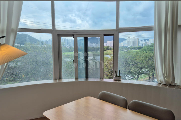House with a view of Taehwagang National Gard