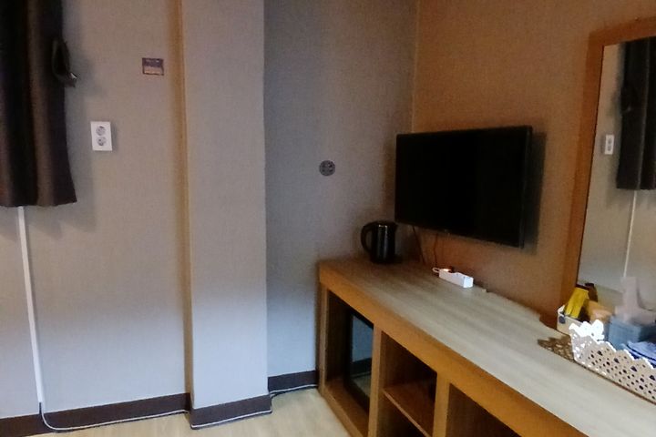 Standard Single Room 4th image