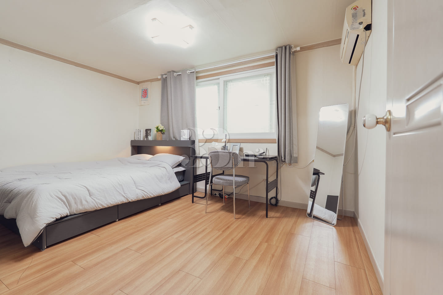Sari Station Two-Bedroom Apartment with Full  1th image