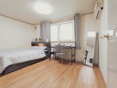 Sari Station Two-Bedroom Apartment with Full  1th image
