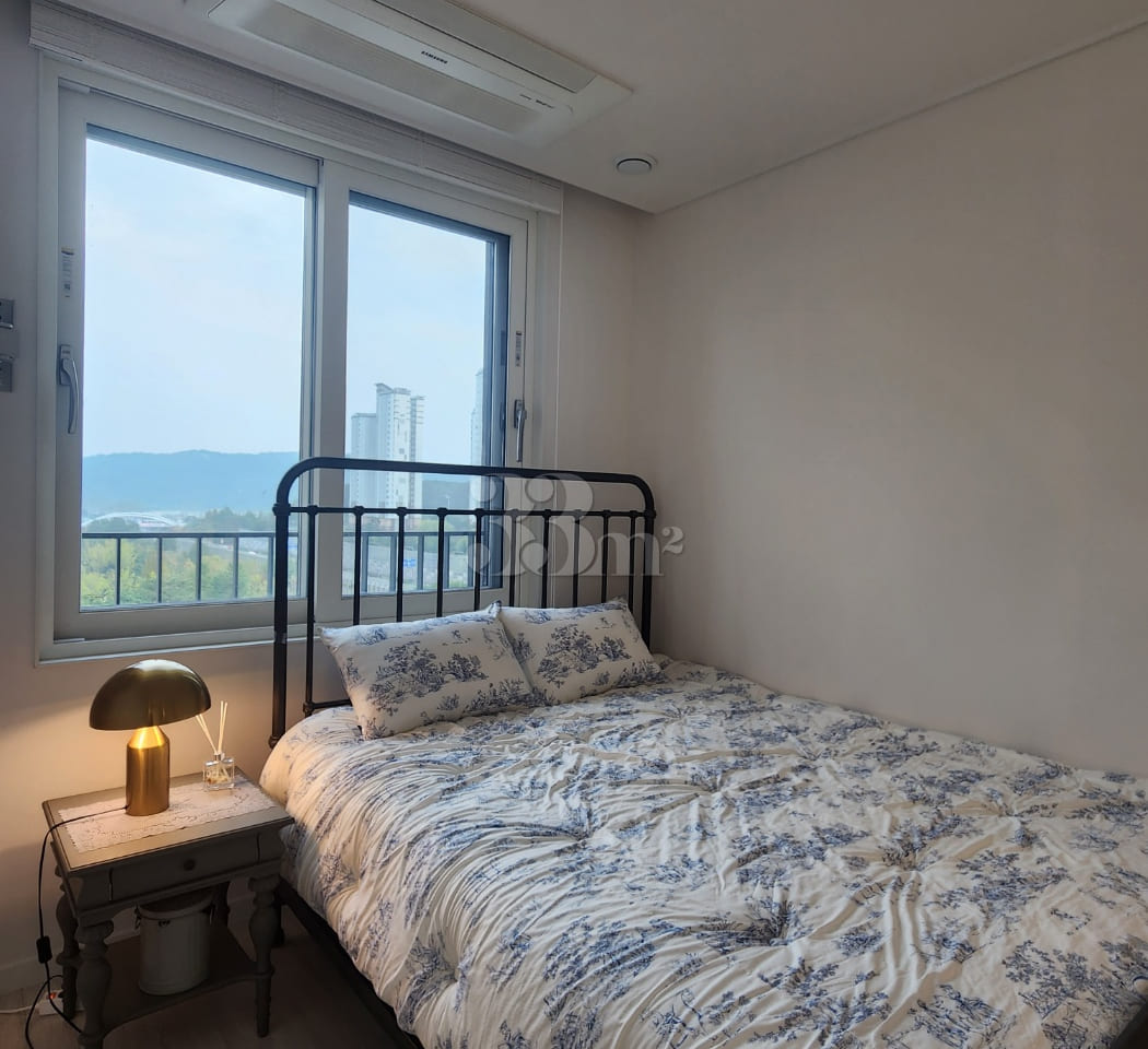 Brand-new, spacious two-room unit; parking av 8th image