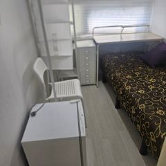 402호 외창방 방 이미지