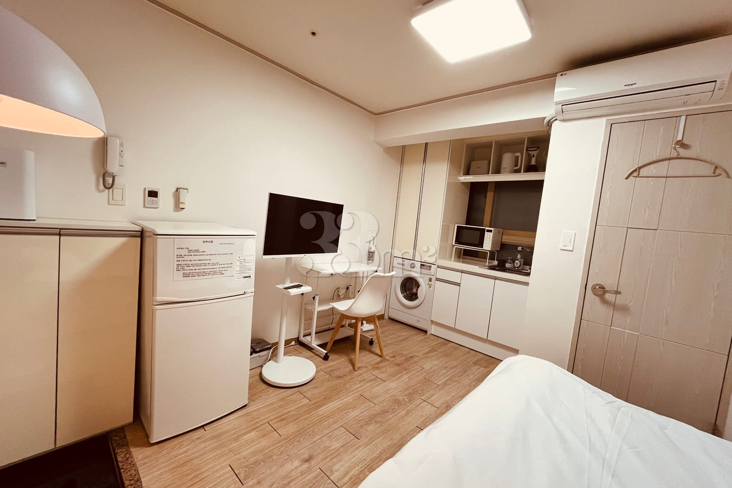 2-minute walk from Sinchon Station (Line 2) 6th image