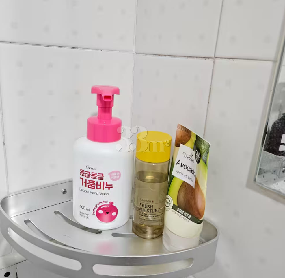 Top-notch cleanliness, unique 211 vibe 18th image