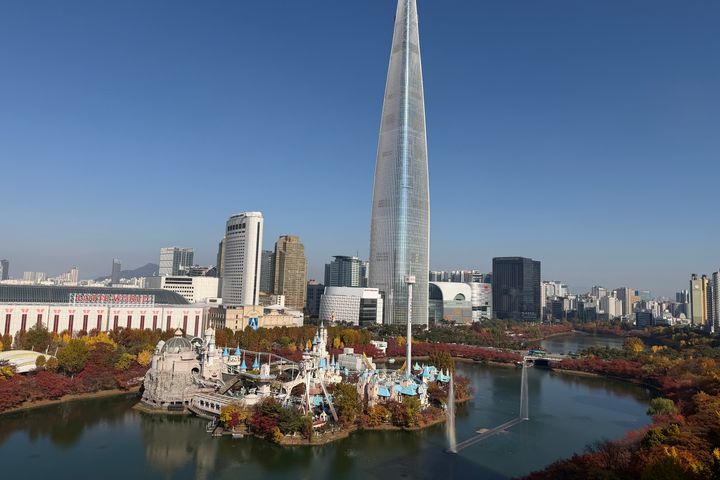 석촌호수품은 하늘 2번째 이미지