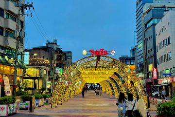 City view right next to Hongdae Station 🏕️