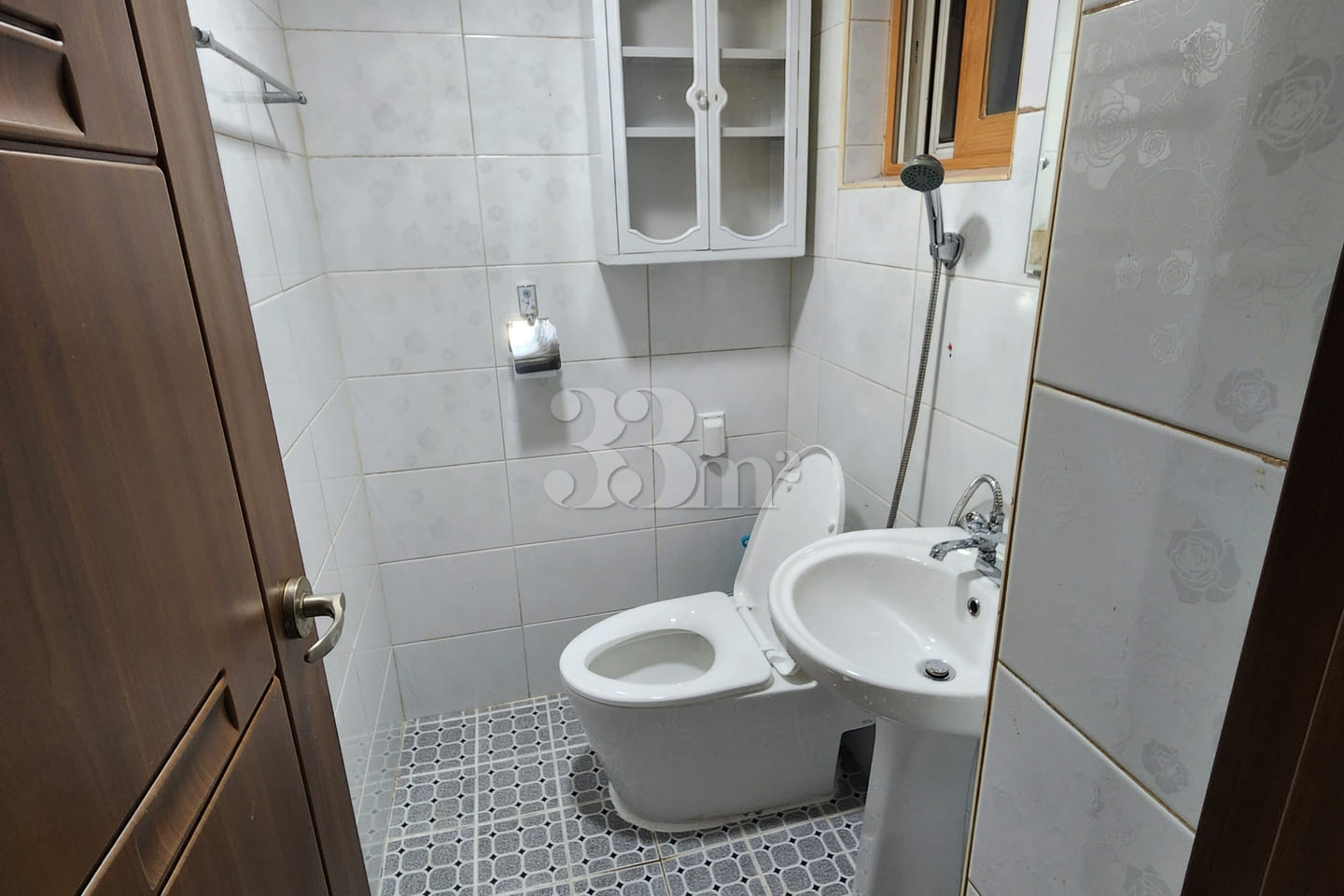 Spacious studio apartment near Busan City Hal 1th image