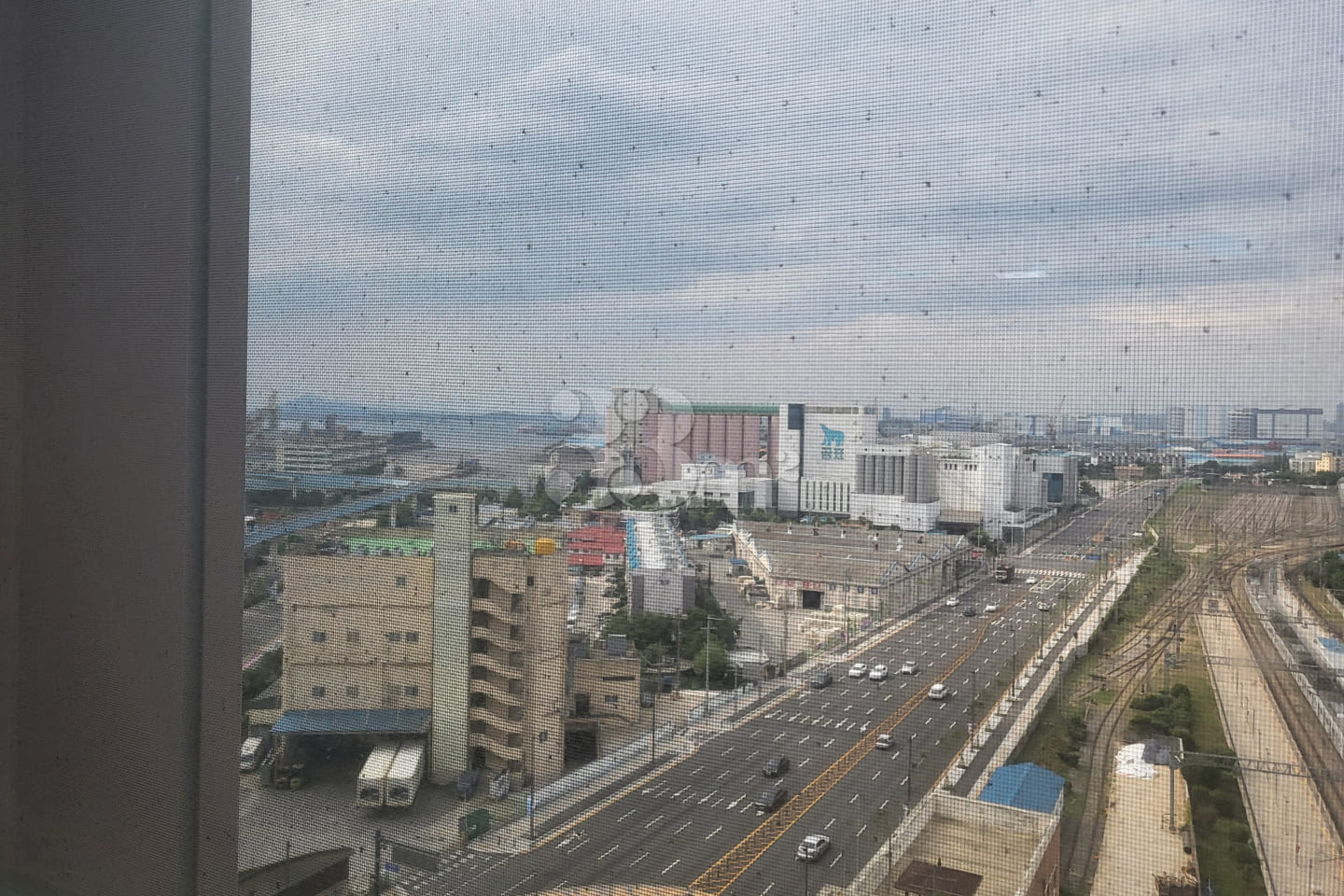 Fully furnished officetel with ocean view nea 7th image