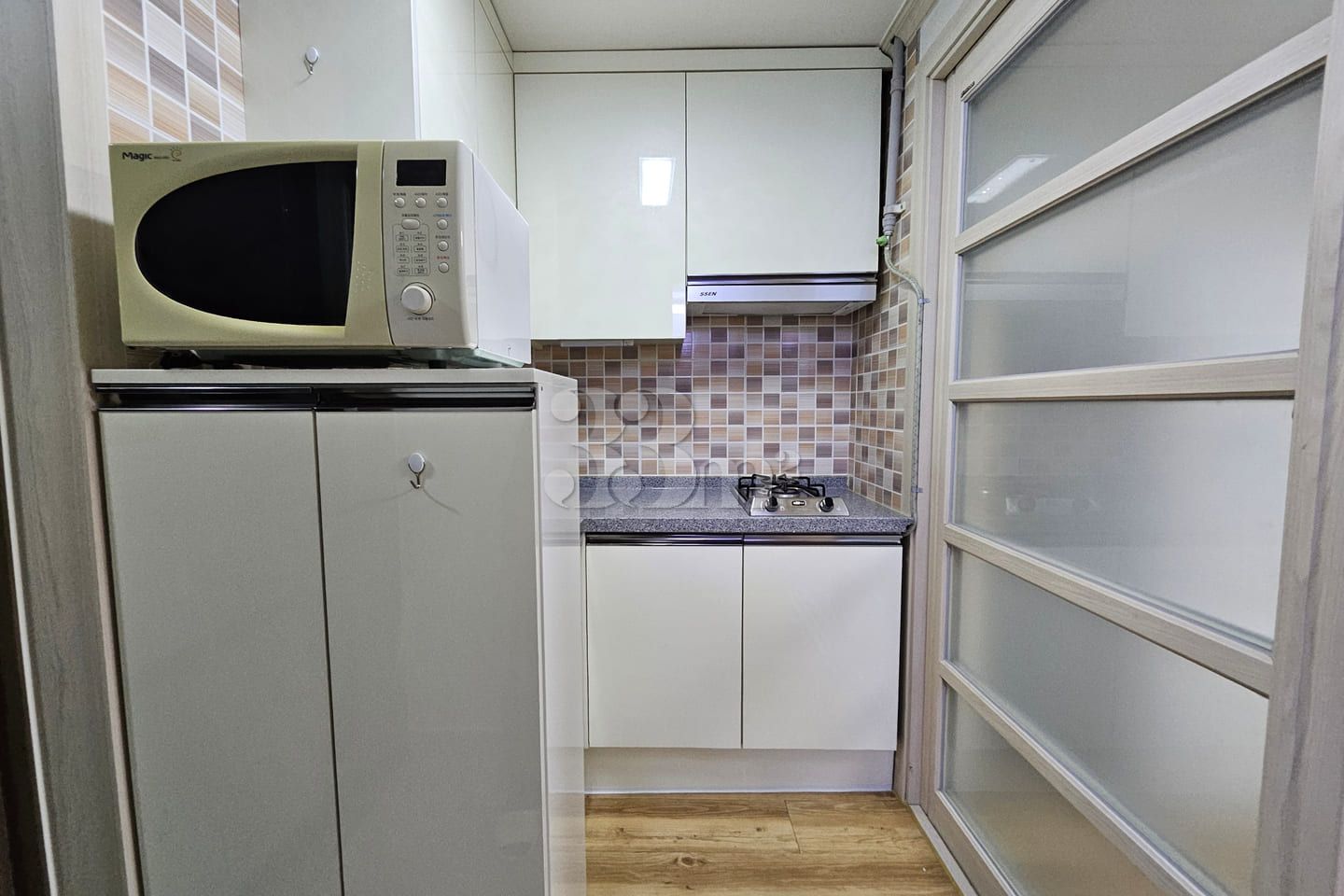Studio apartment near the lake park 0th image