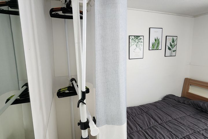 Very large, fully furnished room in Hwagok-do 4th image