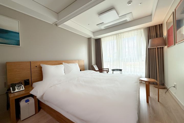 Marina Sokcho (Hotel Bedding) 0th image