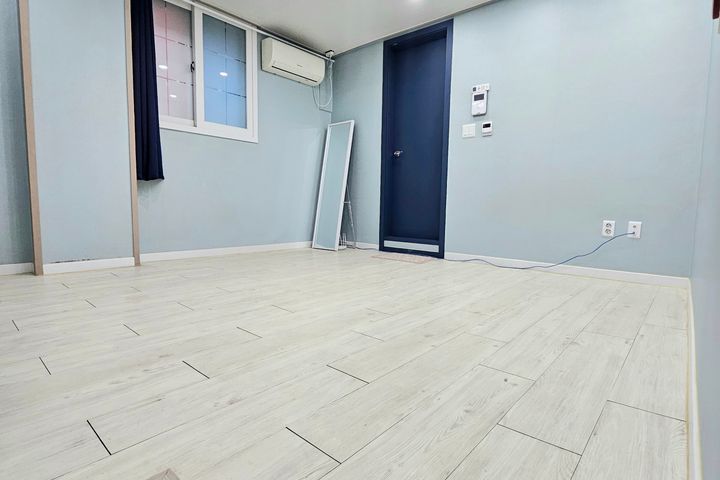 A great house to live in near the subway stat 9th image
