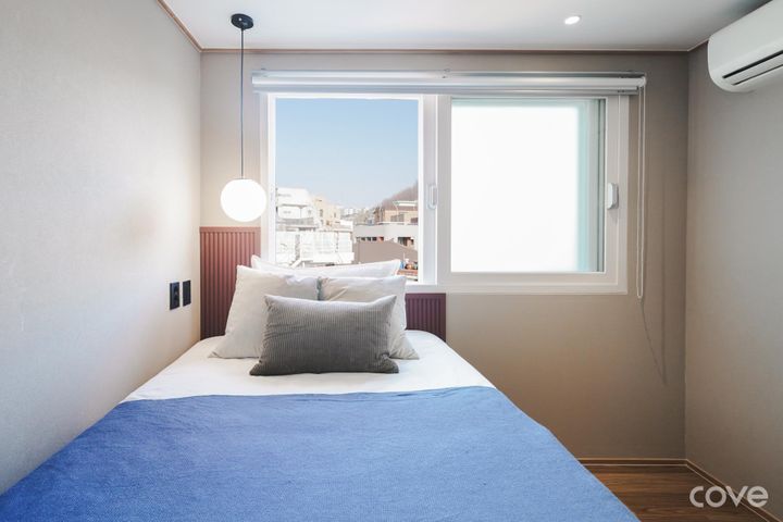 Fully-furnished Modern Studio 2th image