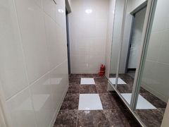Clean, fully-furnished studio apartment 6th image