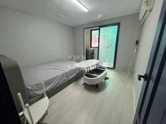 Sunny two-bedroom apartment near the subway s 4th image