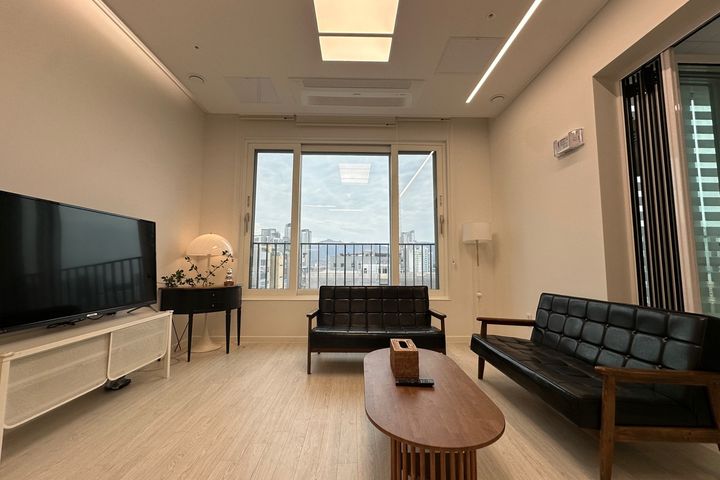 Newly built spacious two-room unit; parking a 0th image