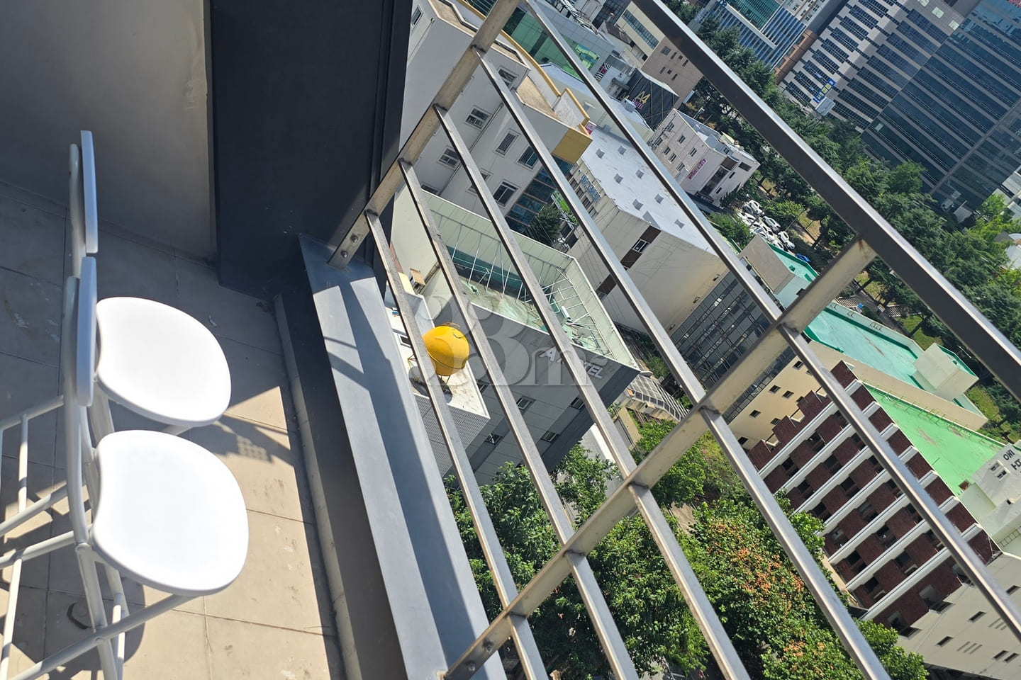 Dongdaegu Station 🌿 Fully Furnished with Ter 10th image