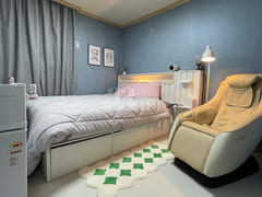 Room 105 / Spacious Room / Long-term Room 15th image