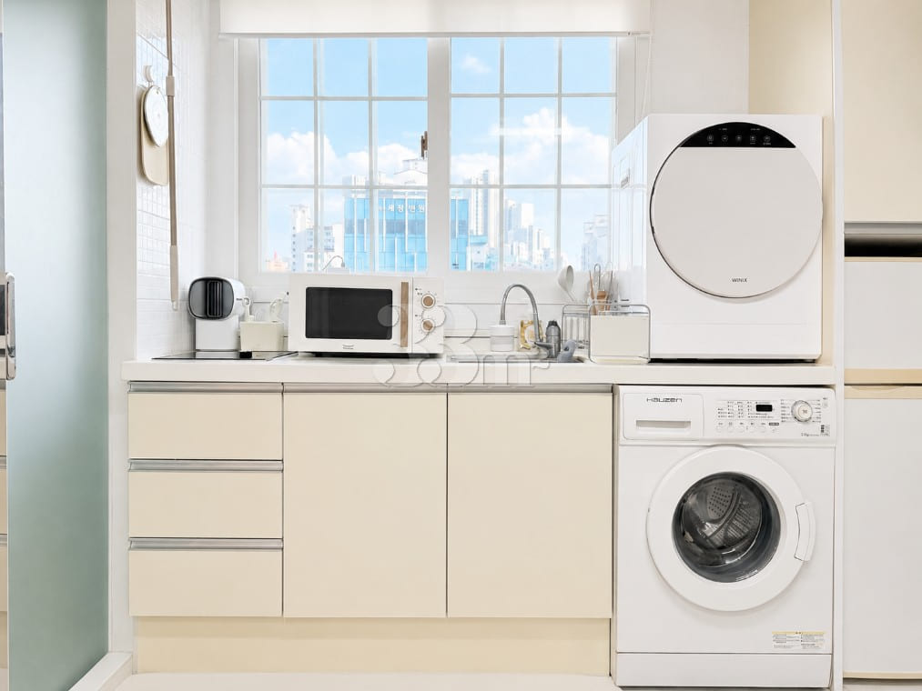 Spacious, well-shaped, and bright unit in the 11th image