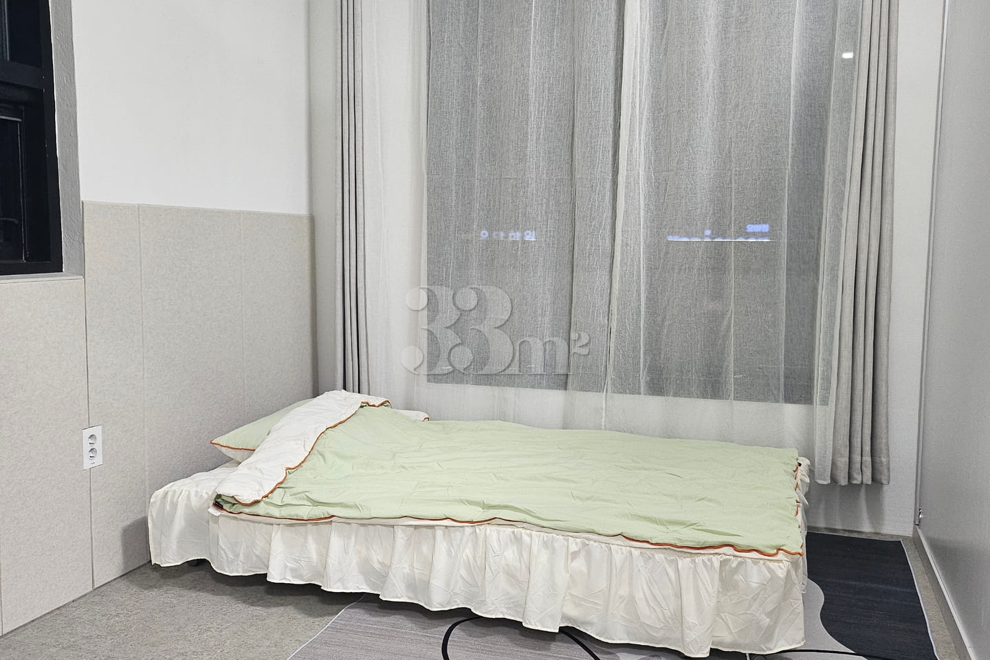 Clean, white-toned space 3 1th image