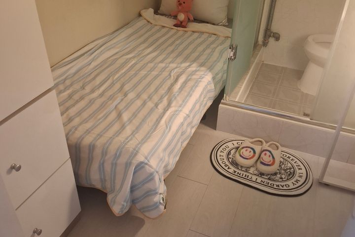 Basic Studio (Unit 210) 0th image