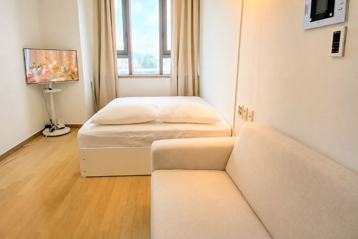 Korea University ๐ New & Fully Furnished ๐ 0th image