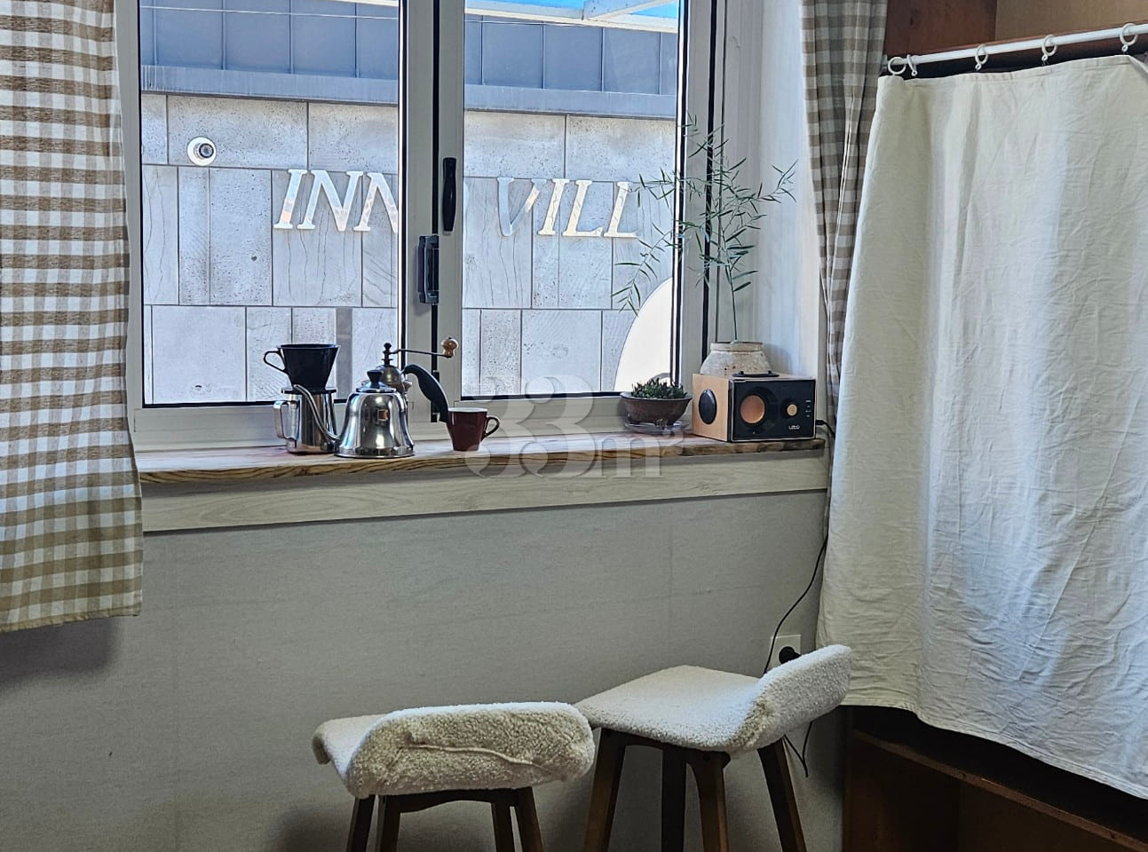 Charming second-floor studio apartment 8th image