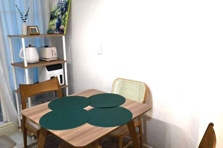 Cozy home with great natural light and a grea 2th image