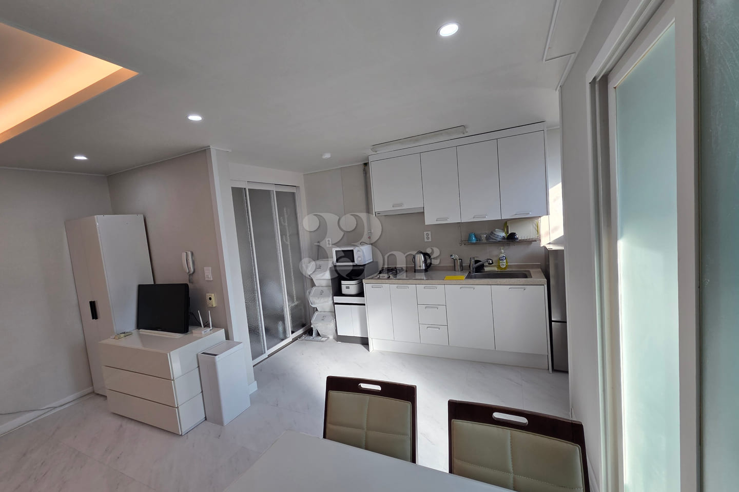 Fully Furnished Studio in Chojeon-dong (Unit  2th image