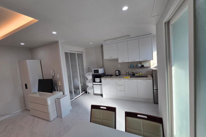 Chojeon-dong fully furnished studio apartment 2th image