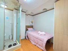 Small and Cozy Room 520 4th image
