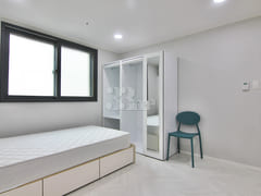 42 Studio Apartment on a Main Road in Hongdae 3th image