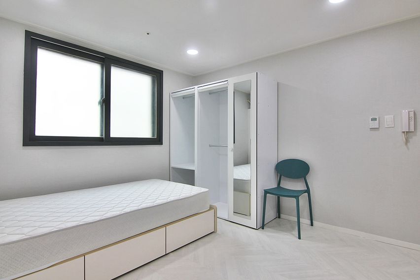 42 홍대 대로변 원룸