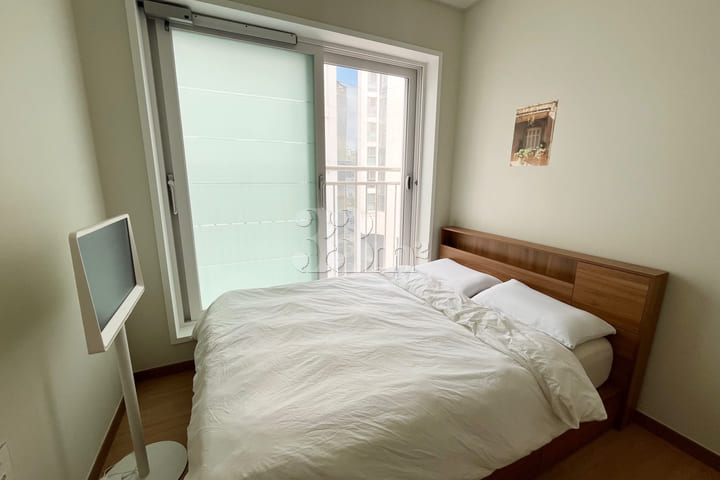 Newly built two-room unit with parking, right