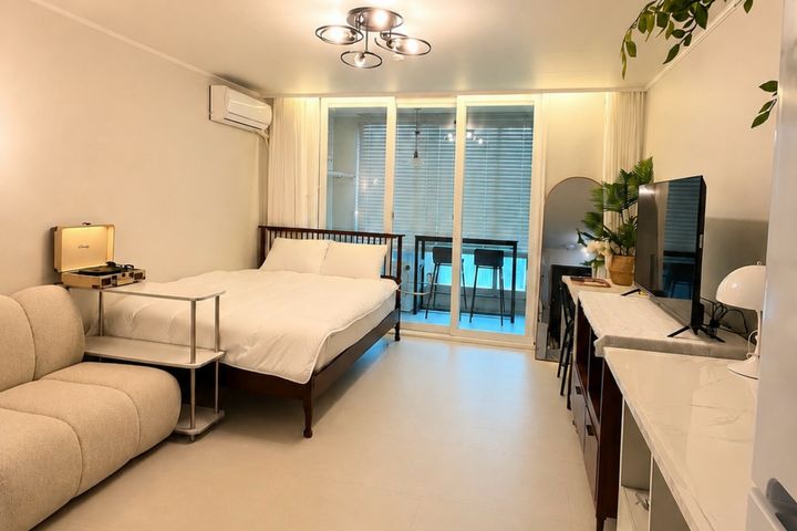 Fully furnished unit near Hyosung Hospital & 3th image