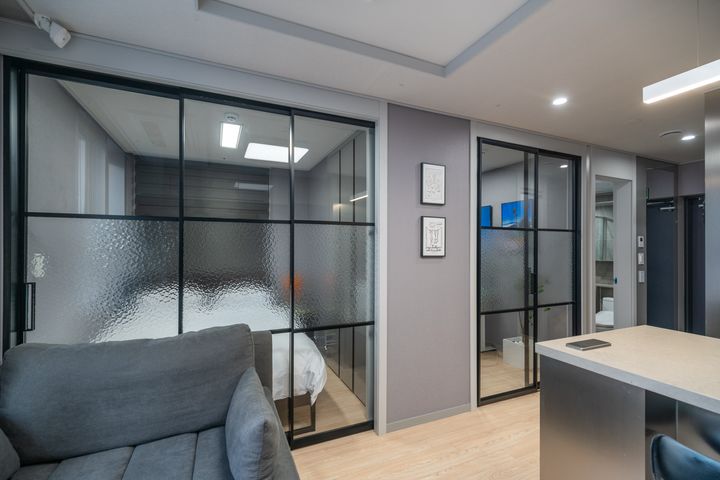 Two-room apartment in the City Hall, Gwanghwa 6th image