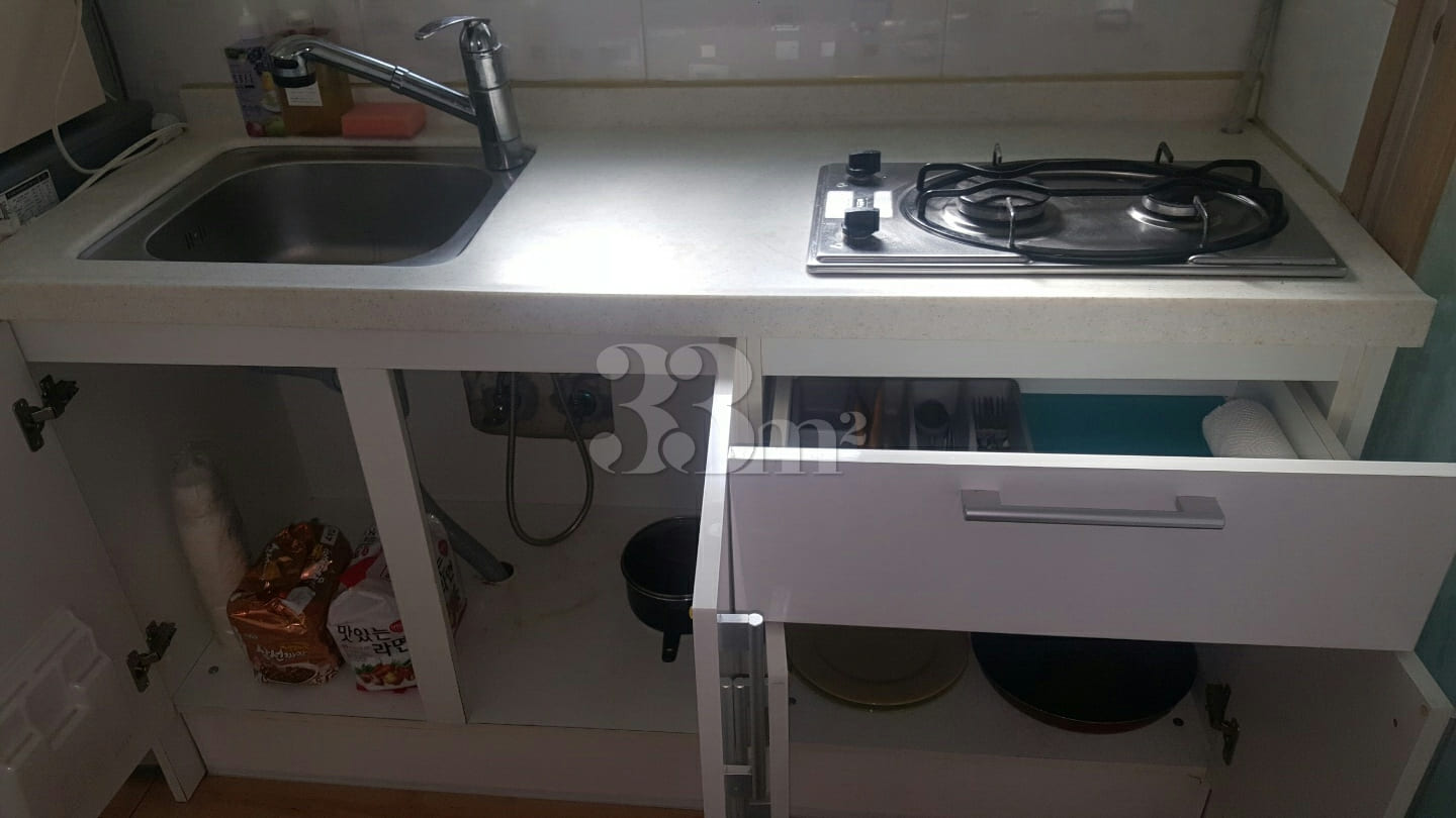 Suwon Station Airbnb-style 11th image