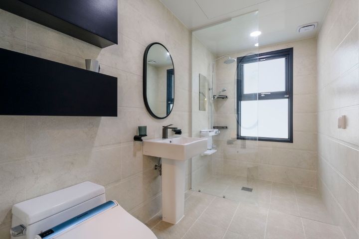 Fantastic Ocean View Luxury Home 8th image