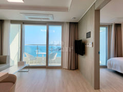 #38 Deluxe Suite #4 people 4th image