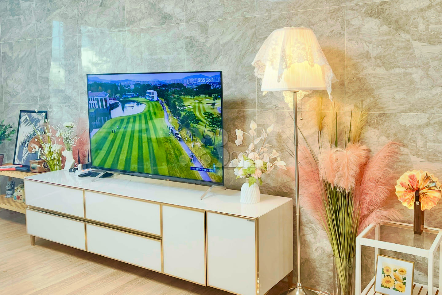 3-Room Home Adjacent to a Park in Samsan, Uls 7th image